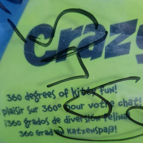 No batteries required Keeps kitty amused & exercised - comes with catnip ball - Picture 3 of 4